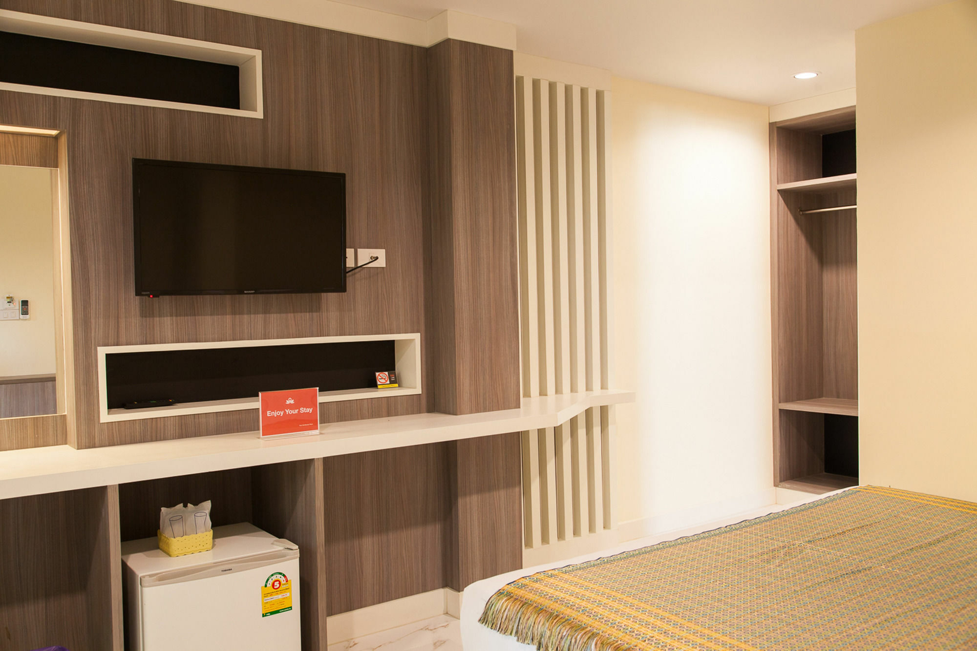 Zen Rooms Samsen 3 Бангкок Экстерьер фото