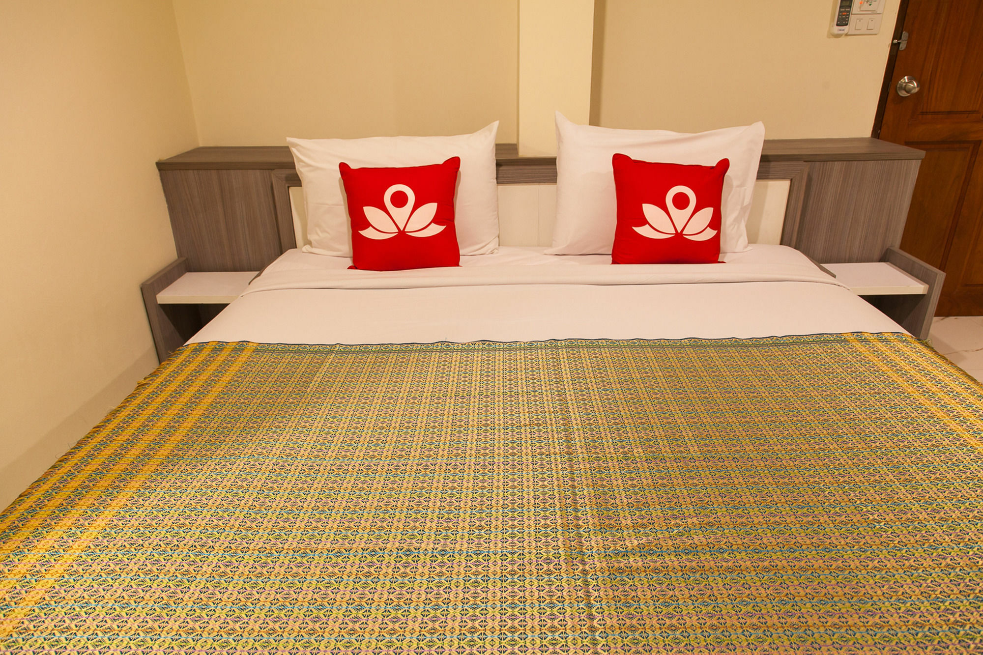 Zen Rooms Samsen 3 Бангкок Экстерьер фото