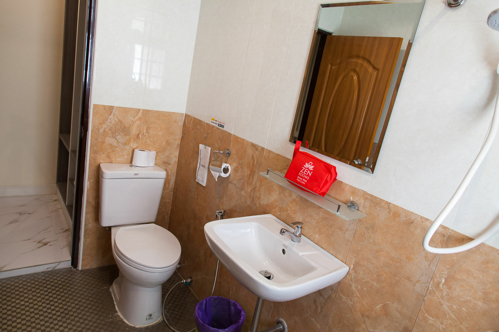 Zen Rooms Samsen 3 Бангкок Экстерьер фото