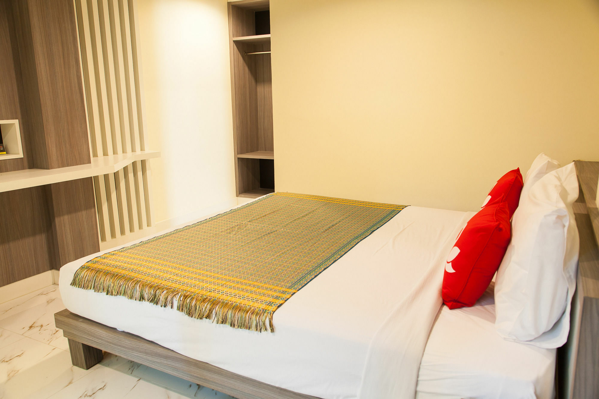 Zen Rooms Samsen 3 Бангкок Экстерьер фото